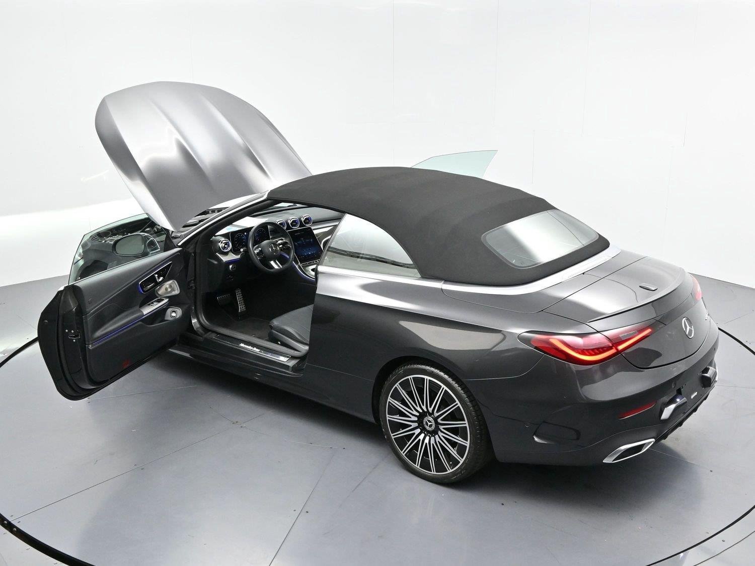 Used 2026 Mercedes-Benz CLE 300 4MATIC Cabriolet image 35