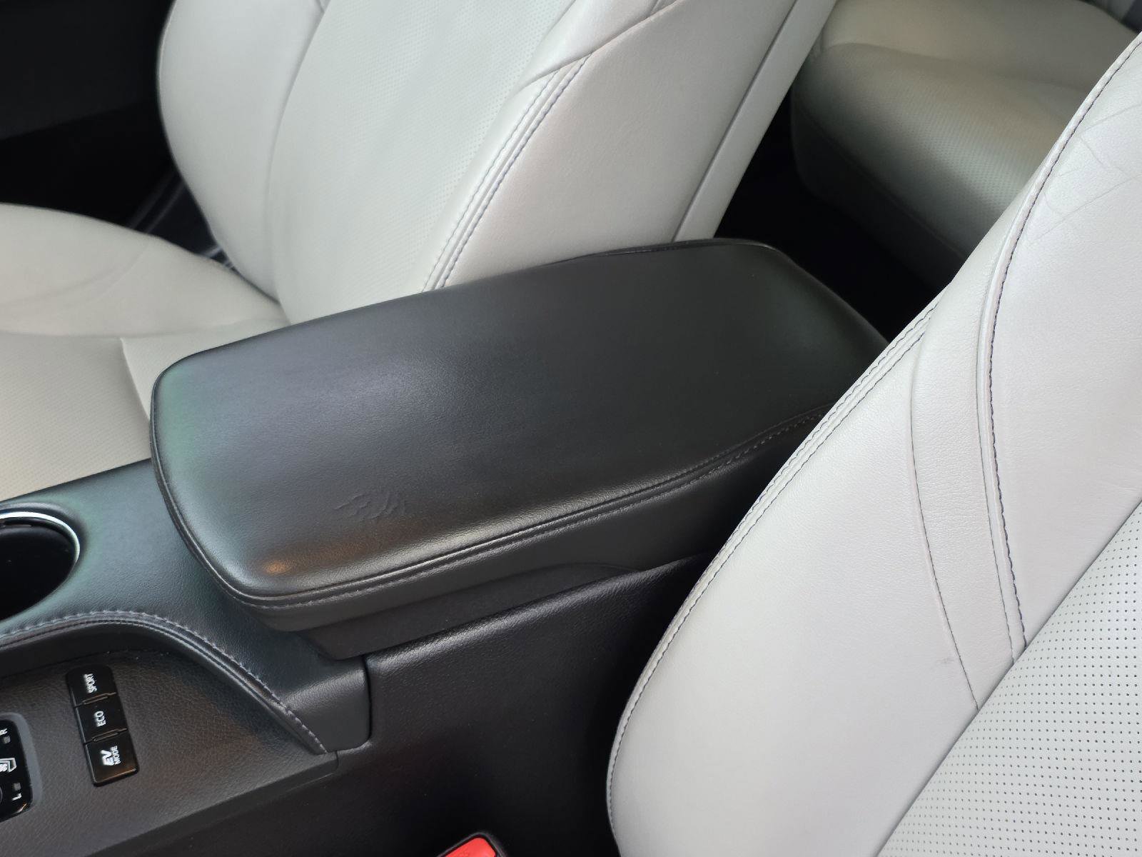 Used 2018 Toyota Avalon Limited image 43