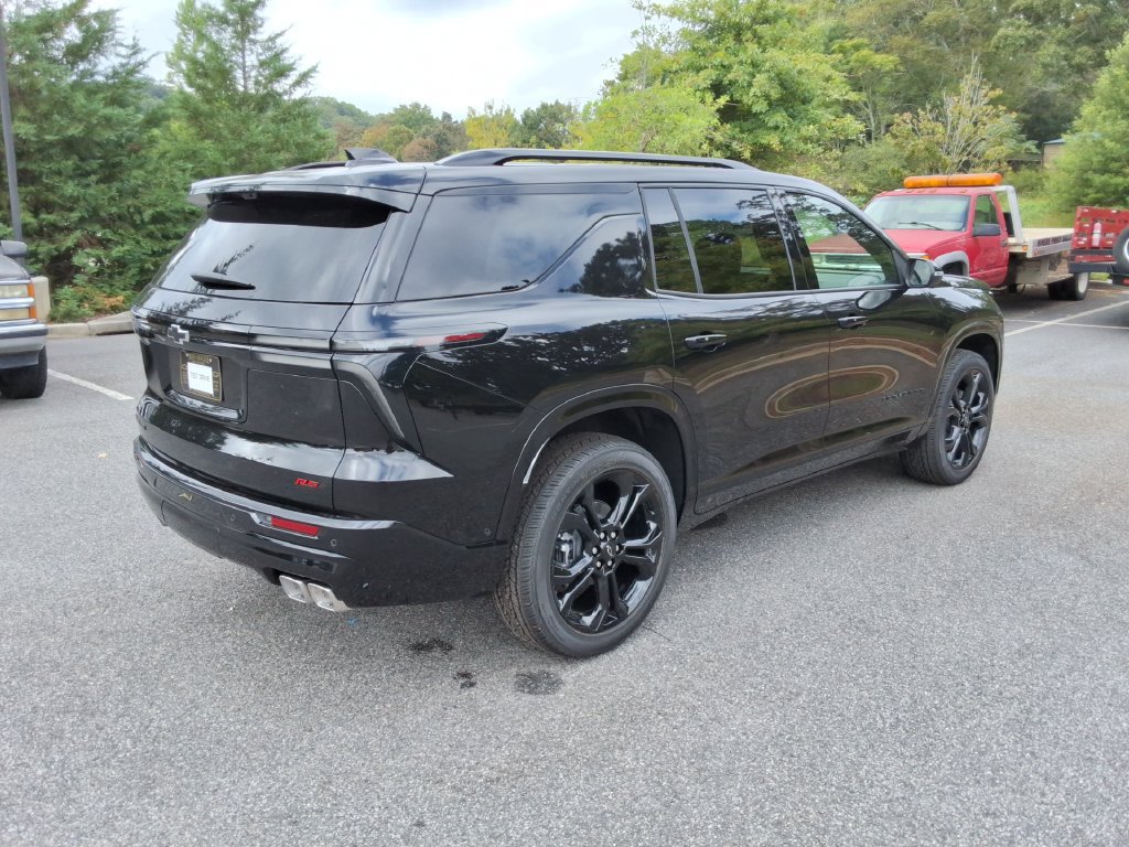 New 2027 Chevrolet Traverse RS FWD image 5