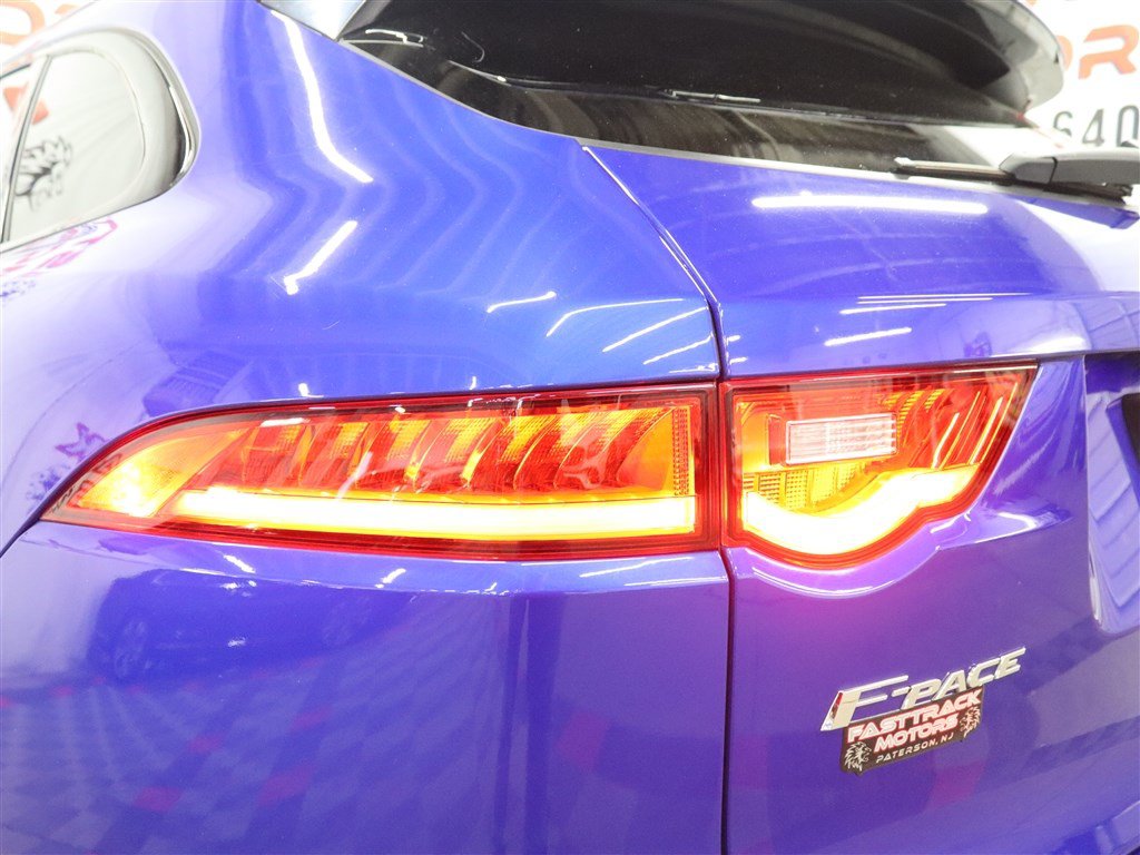 Used 2019 Jaguar F-PACE S AWD/4WD image 9