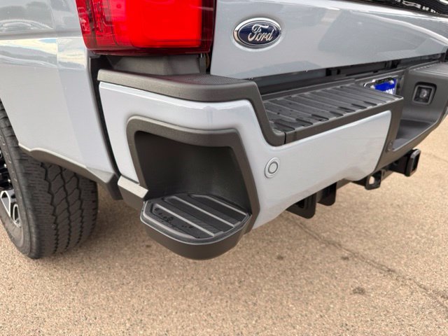 Certified 2025 Ford F350 Platinum w/ FX4 Off-Road Package AWD/4WD image 10