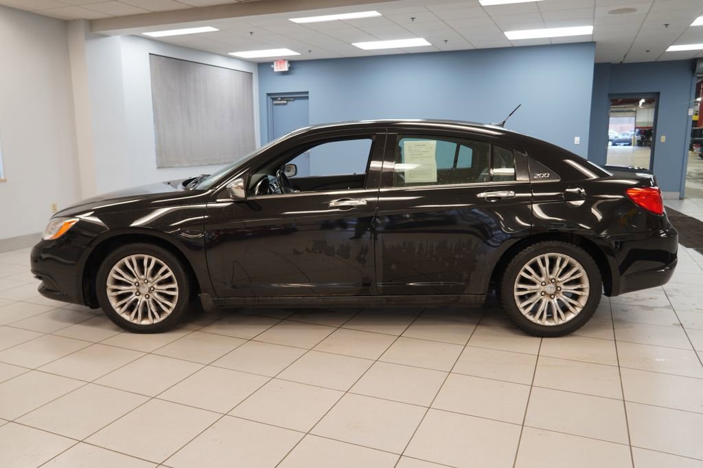 Used 2012 Chrysler 200 Limited w/ Sun/Sound Group image 2