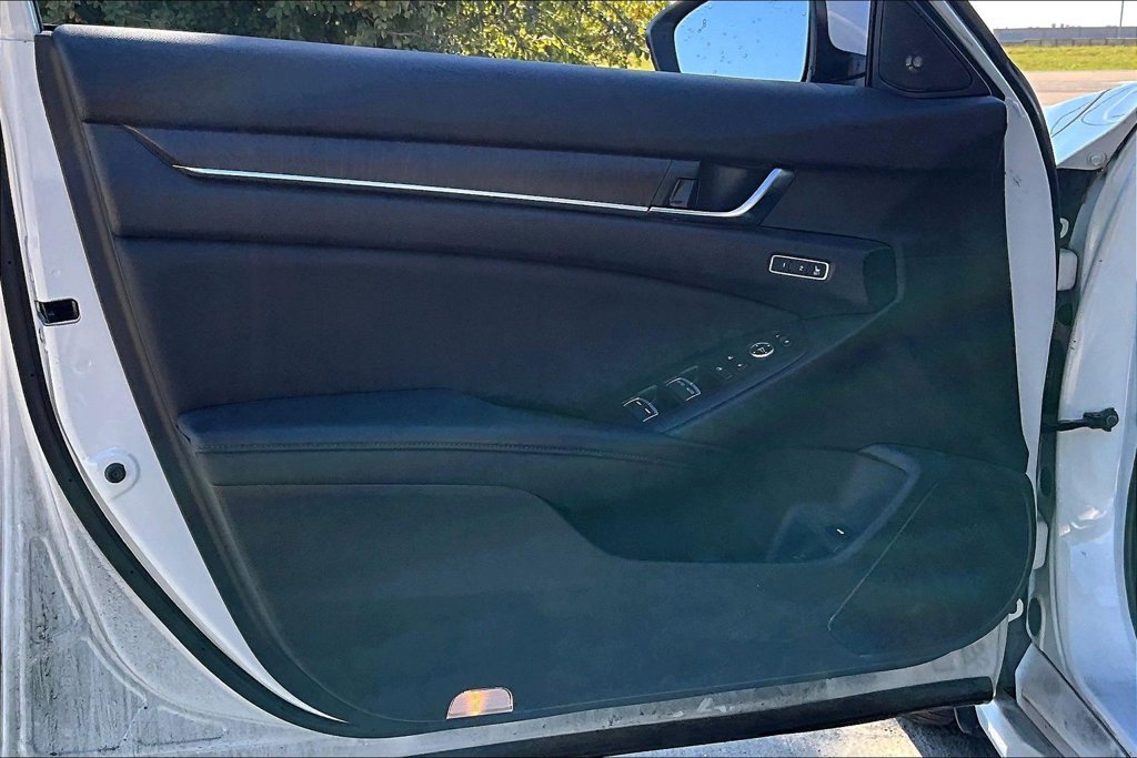 Used 2018 Honda Accord Touring image 21