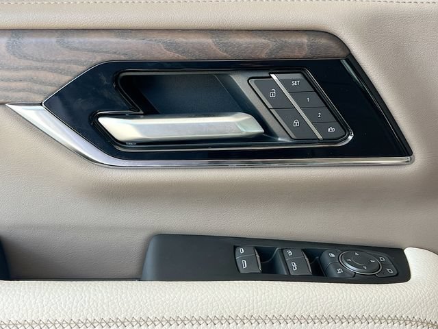New 2026 GMC Yukon Denali w/ Sun & Power Step Package AWD/4WD image 13