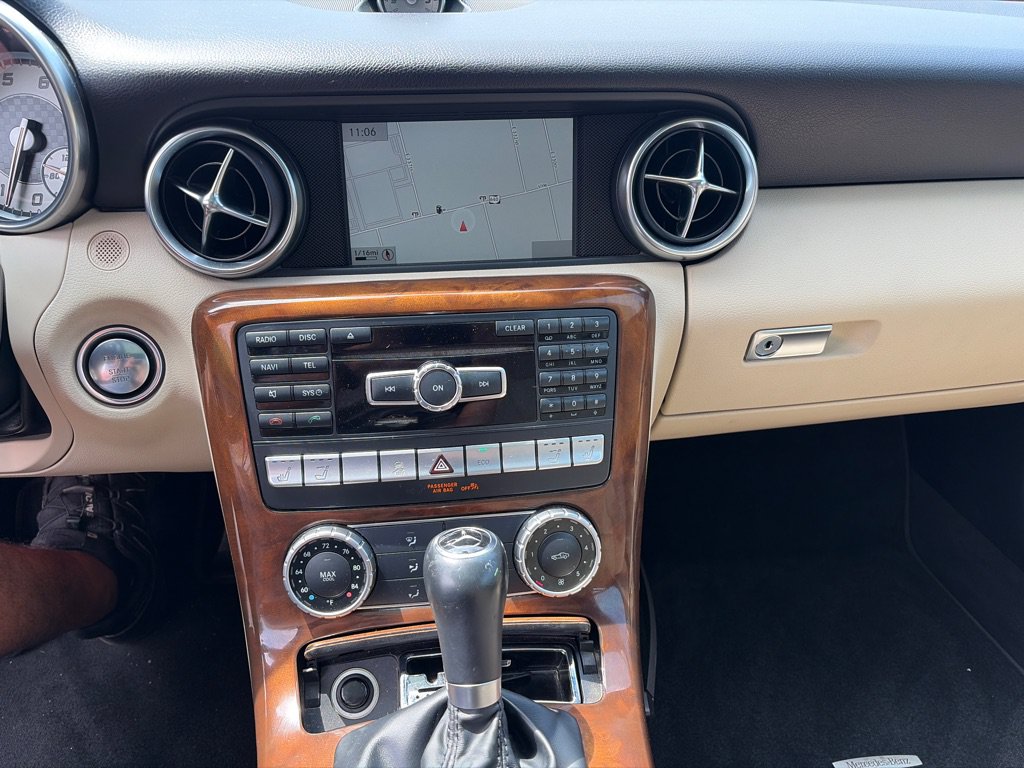 Used 2014 Mercedes-Benz SLK 350 image 17