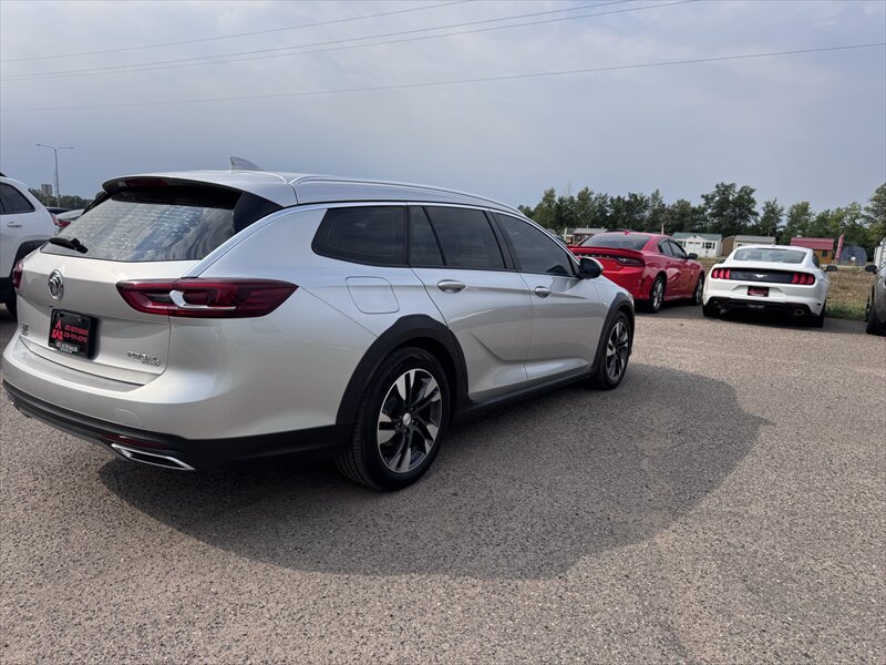 Used 2019 Buick Regal Preferred AWD/4WD image 3