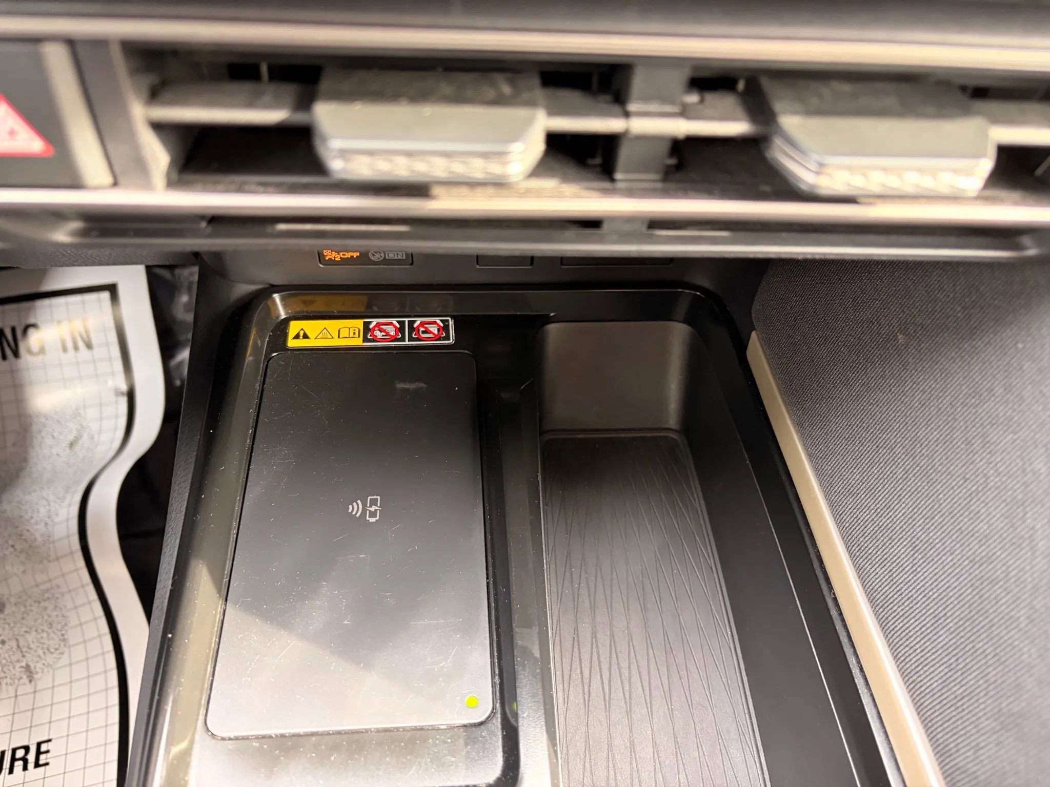 Used 2025 Toyota Camry SE image 30