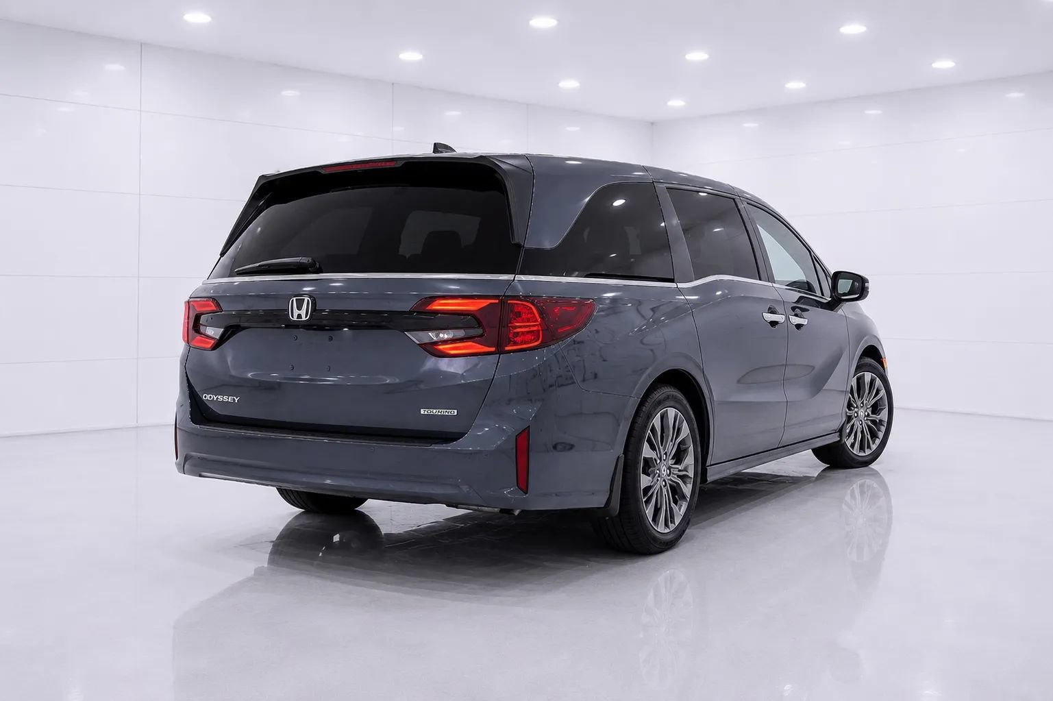 Used 2025 Honda Odyssey Touring image 5