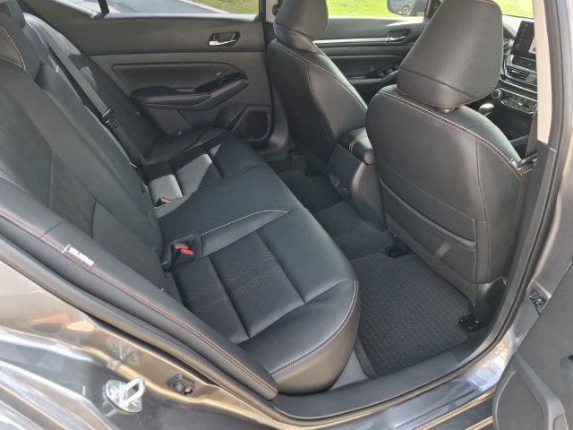 Used 2024 Nissan Altima 2.5 SR w/ SR Premium Package FWD image 16