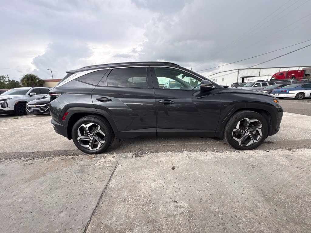 Used 2024 Hyundai Tucson Limited FWD image 2