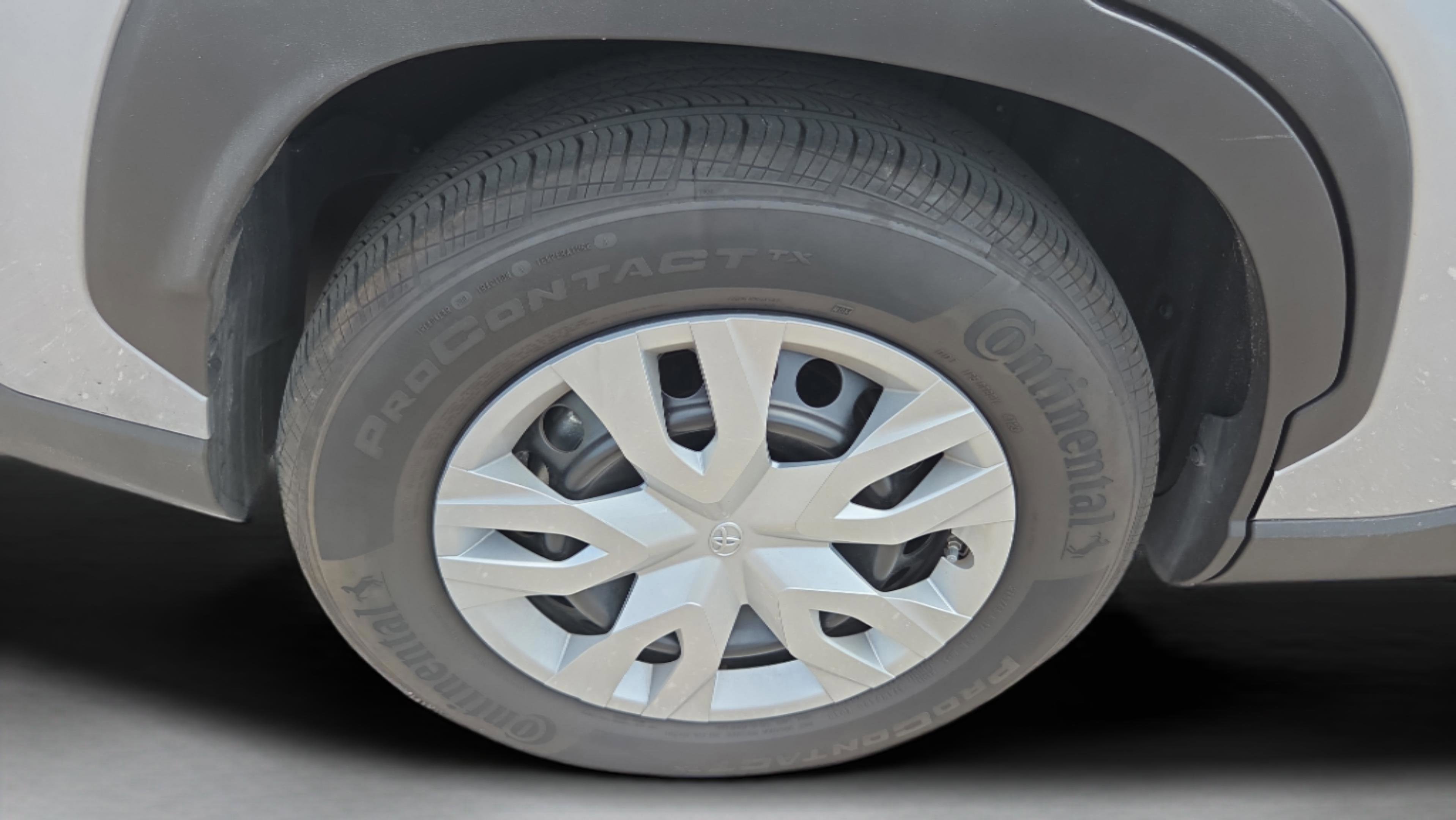 Certified 2024 Toyota Corolla Cross L FWD image 32