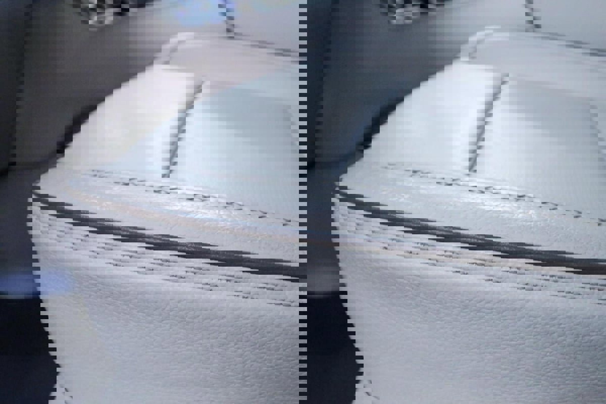 Used 2023 GMC Yukon XL Denali image 15