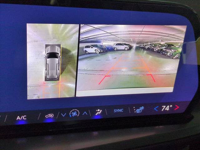 Used 2025 Chevrolet Traverse LT w/ Driver Confidence Package FWD image 14