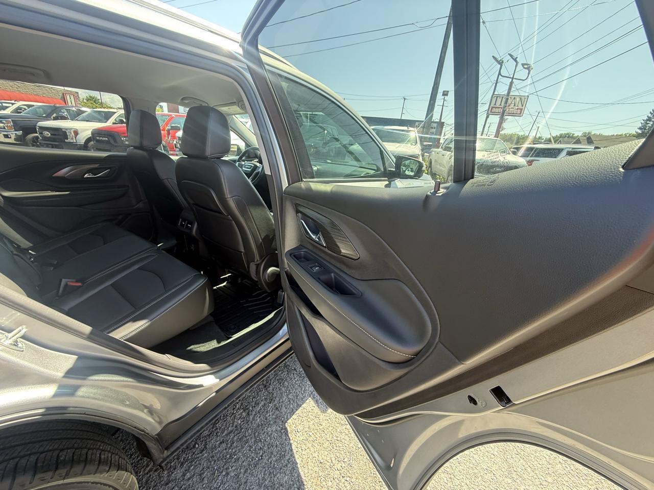 Used 2024 GMC Terrain SLT AWD/4WD image 20