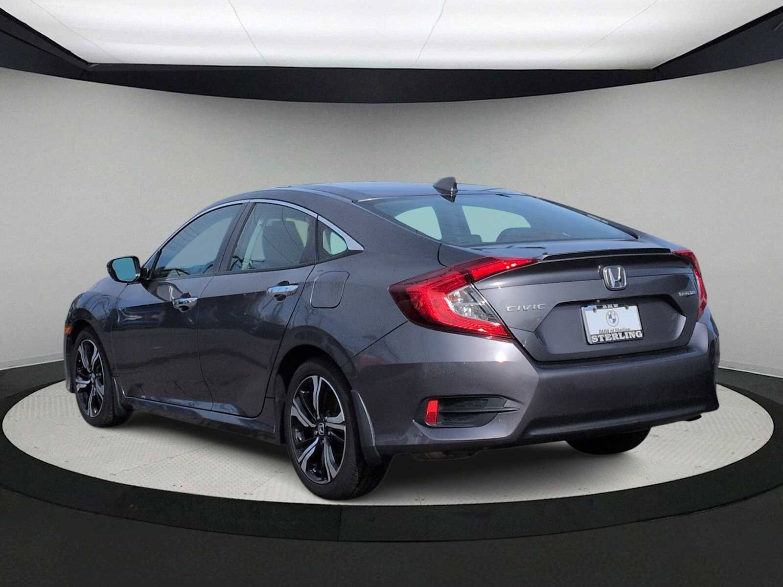 Used 2017 Honda Civic Touring image 6