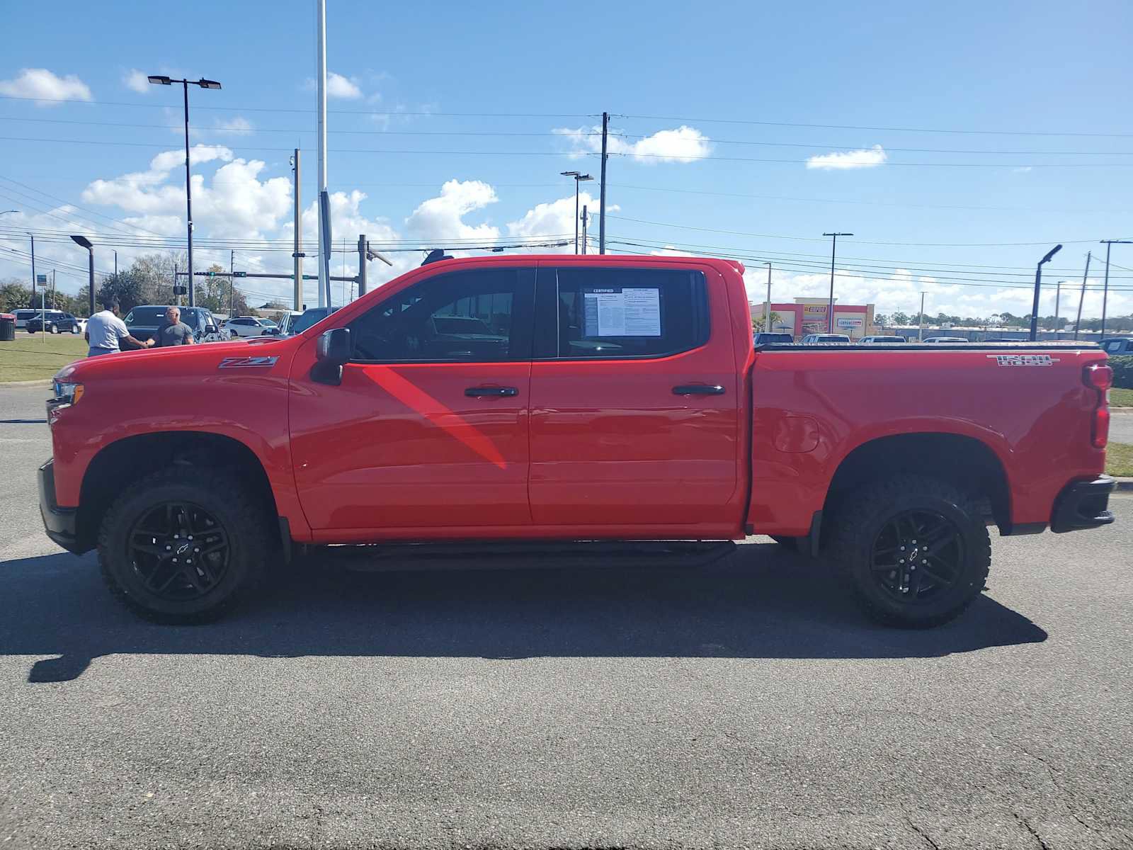 Used 2021 Chevrolet Silverado 1500 LT Trail Boss w/ Convenience Package II image 2