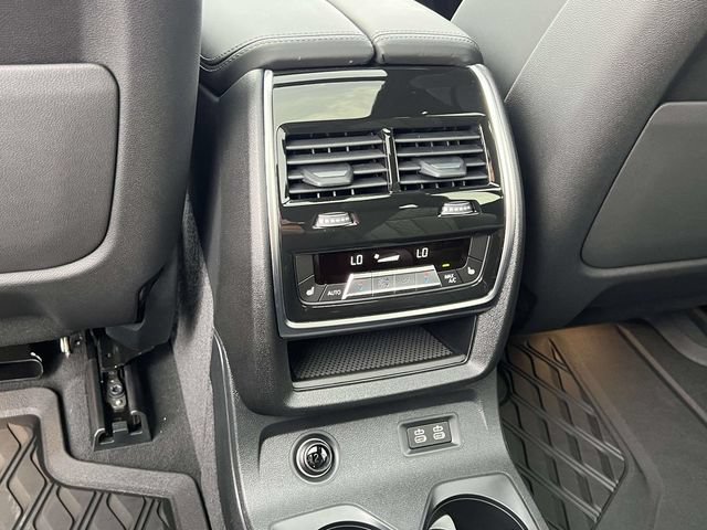 Used 2024 BMW X7 xDrive40i w/ Executive Package AWD/4WD image 17
