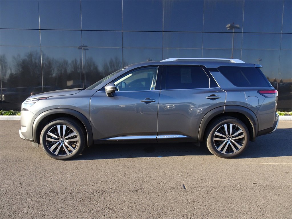 Used 2025 Nissan Pathfinder Platinum w/ Black Appearance Package image 3