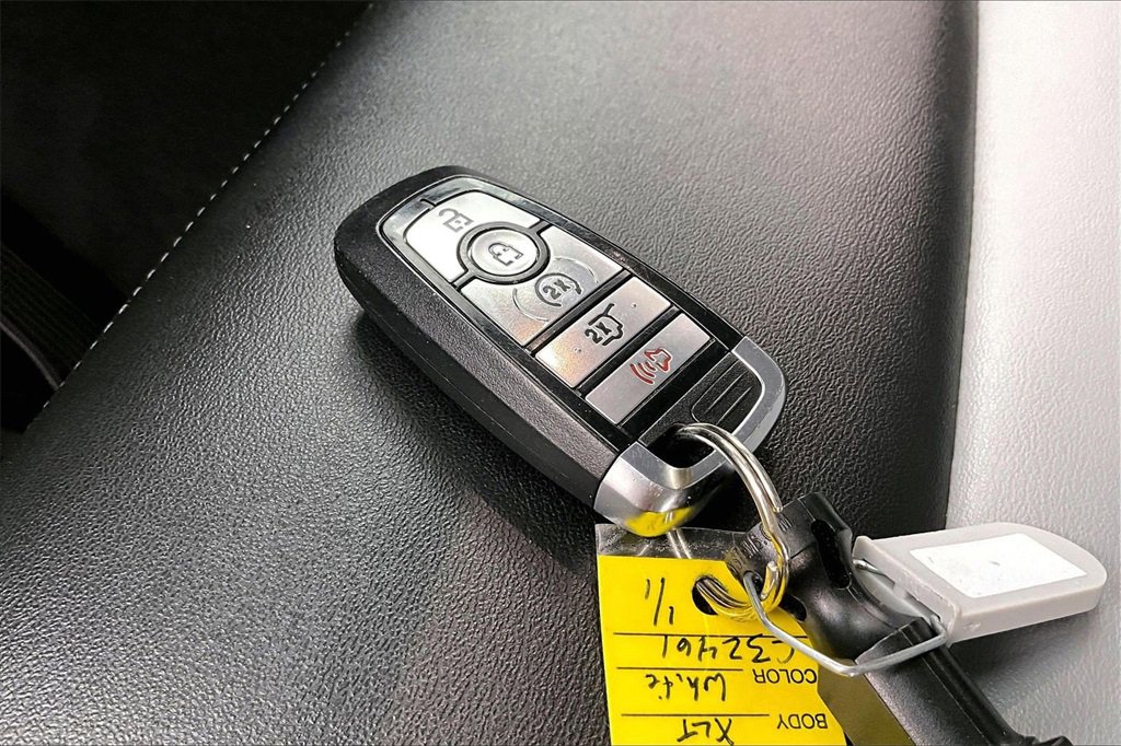 Used 2023 Ford Explorer XLT w/ Equipment Group 202A image 11