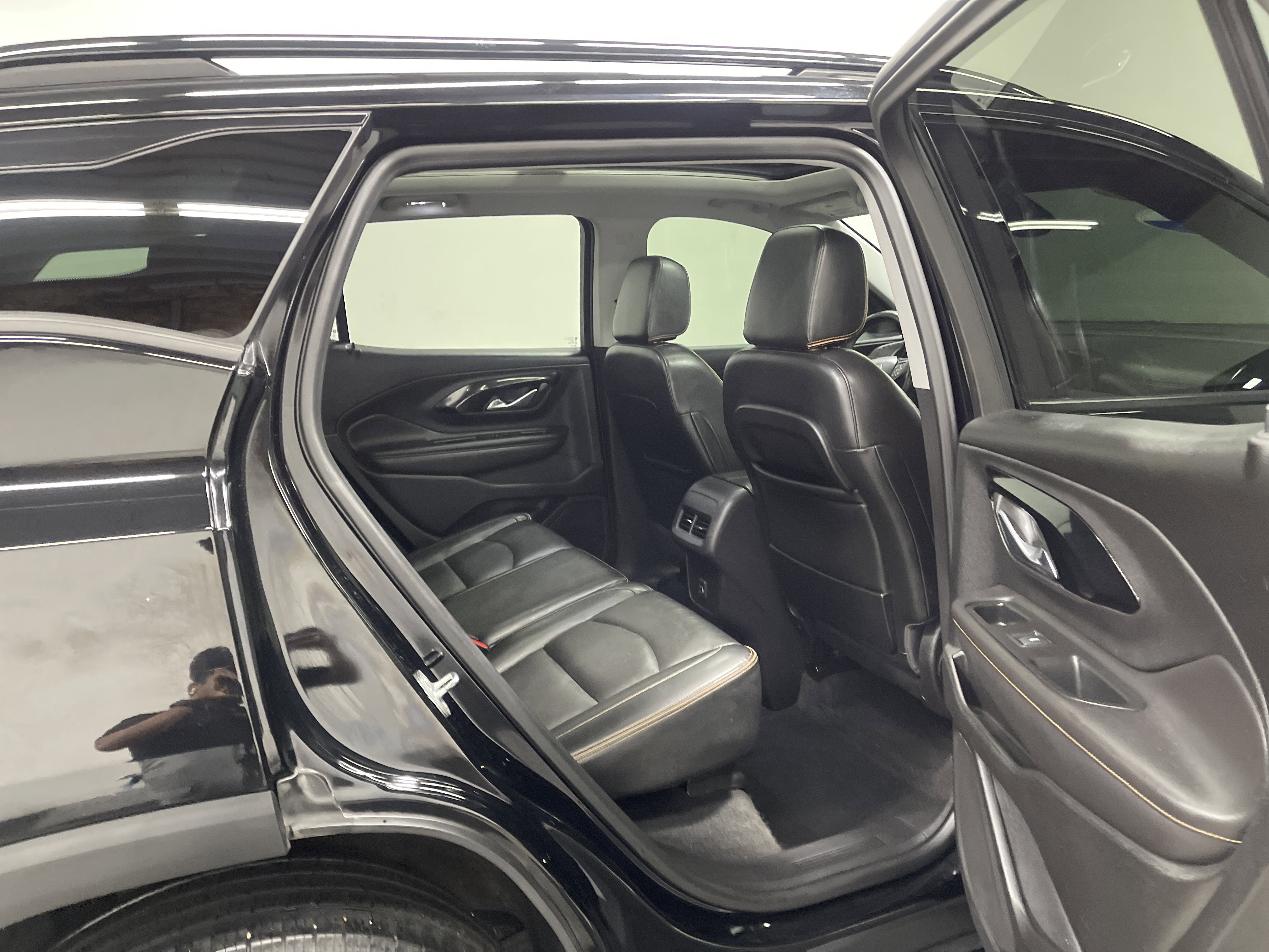 Used 2022 GMC Terrain AT4 image 21