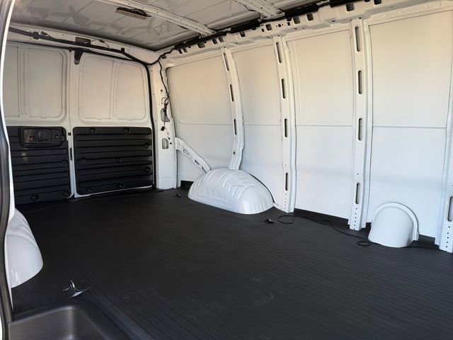 New 2025 Chevrolet Express 3500 w/ Driver Convenience Package image 31