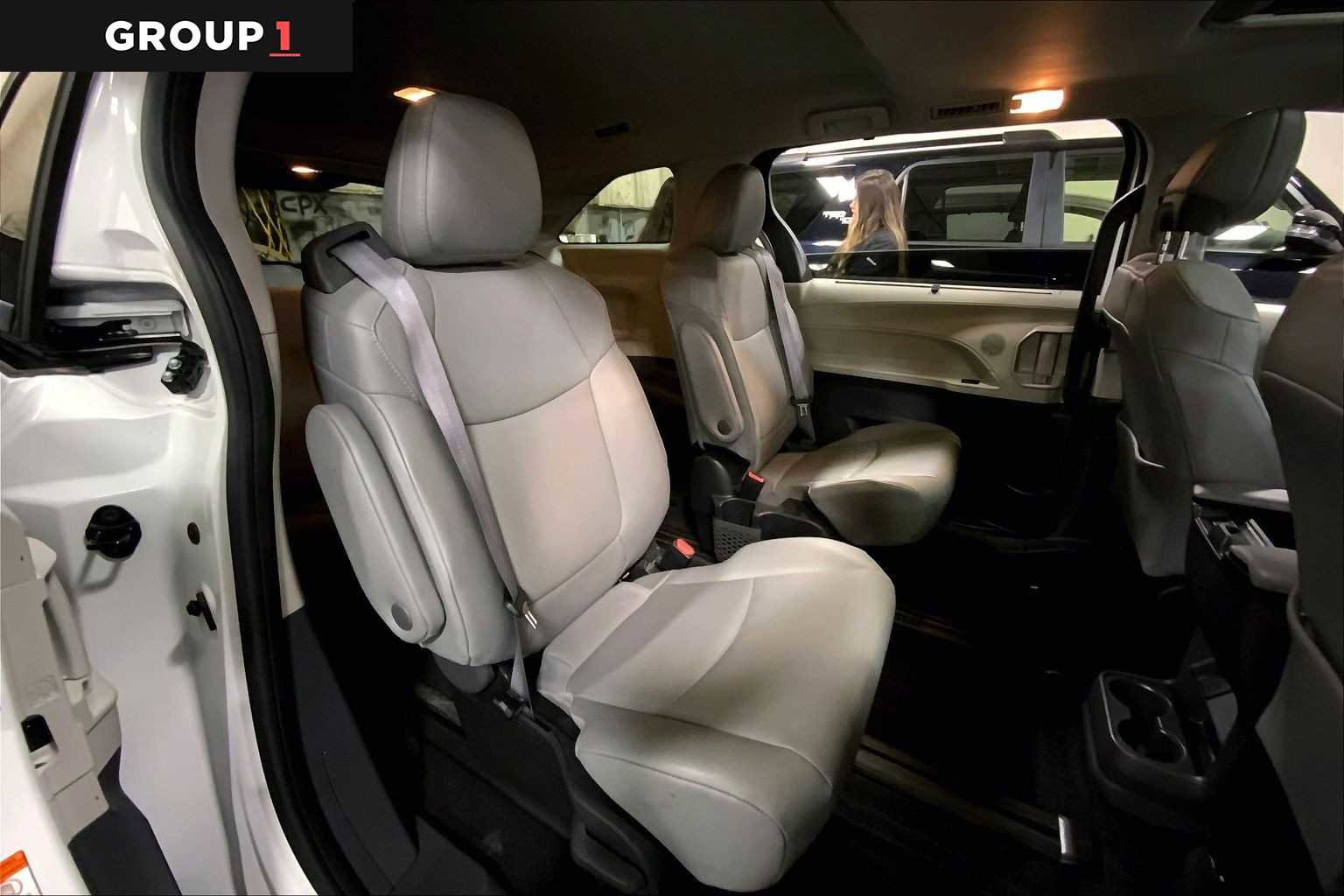 Used 2024 Toyota Sienna XLE w/ XLE Plus Package image 20