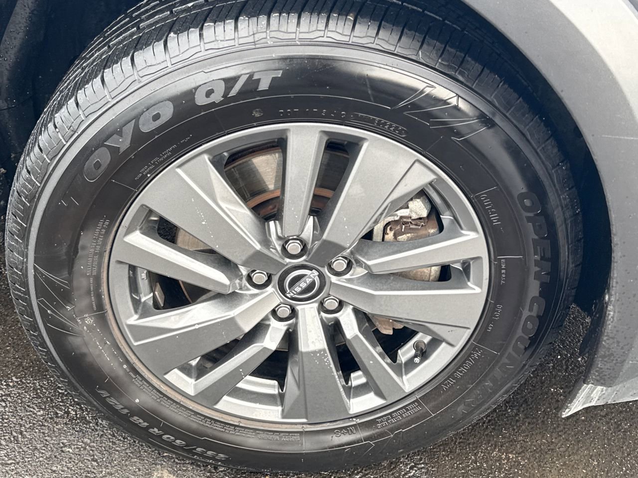 Used 2024 Nissan Pathfinder SV image 9