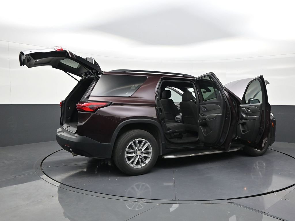 Used 2023 Chevrolet Traverse LT FWD image 29