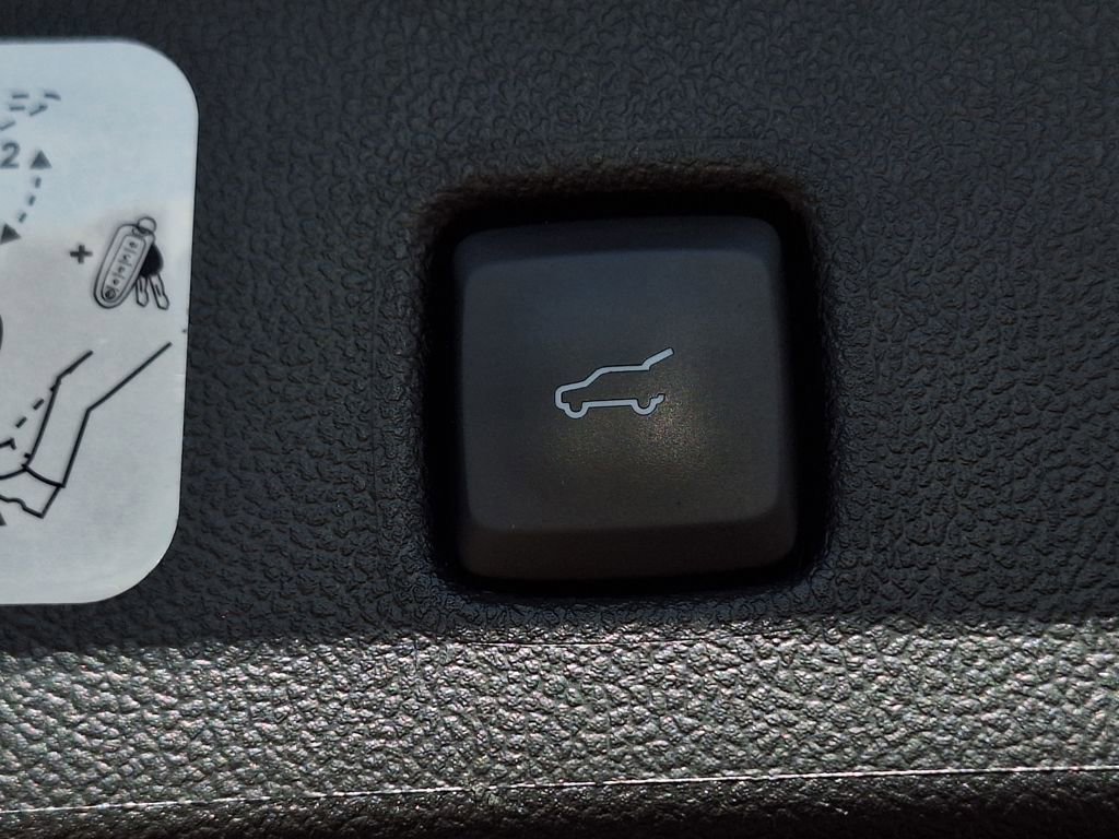 Used 2020 Ford Escape SEL image 31