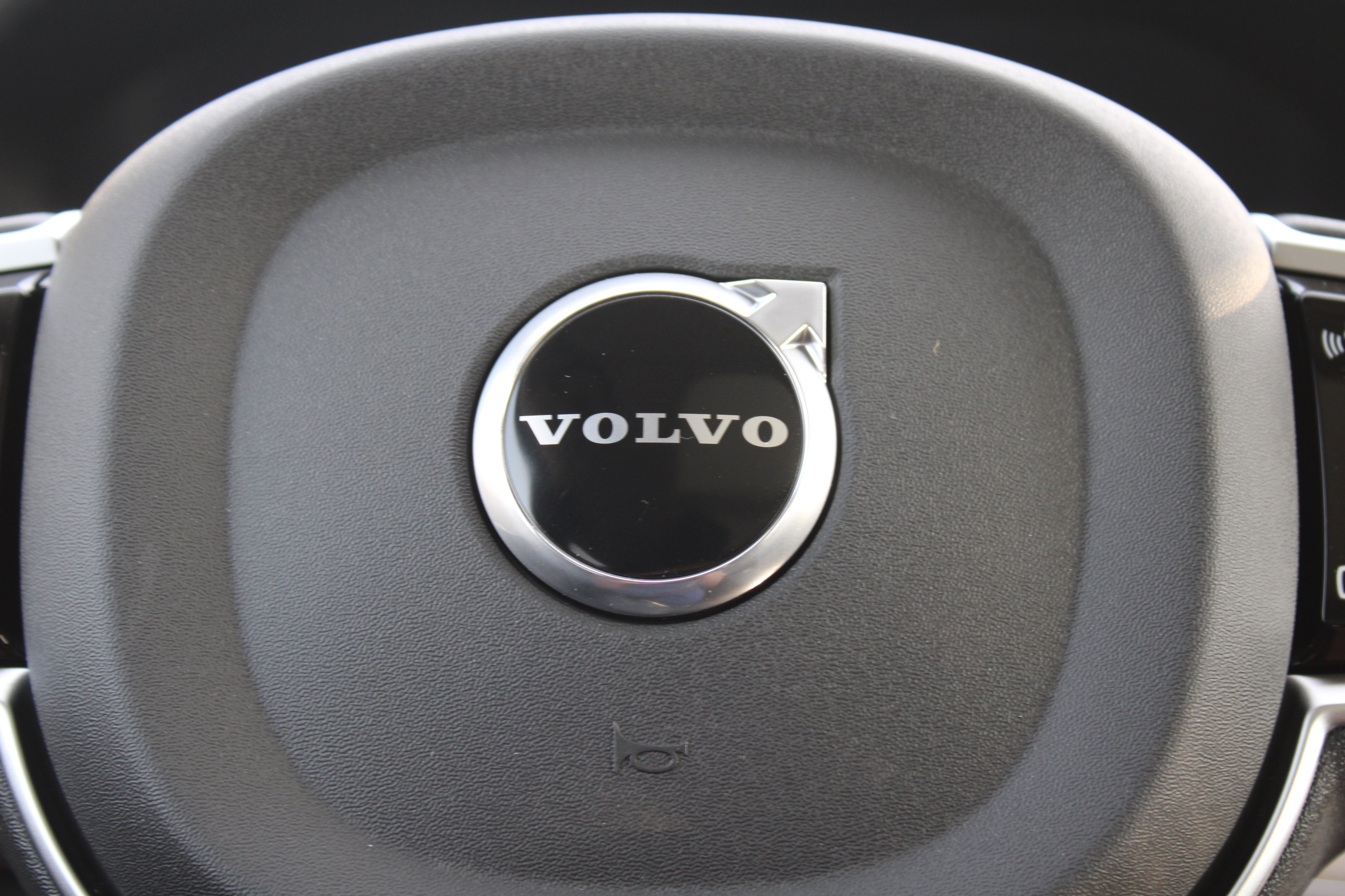 New 2026 Volvo XC90 B6 Plus w/ Protection Package Premier AWD/4WD image 11