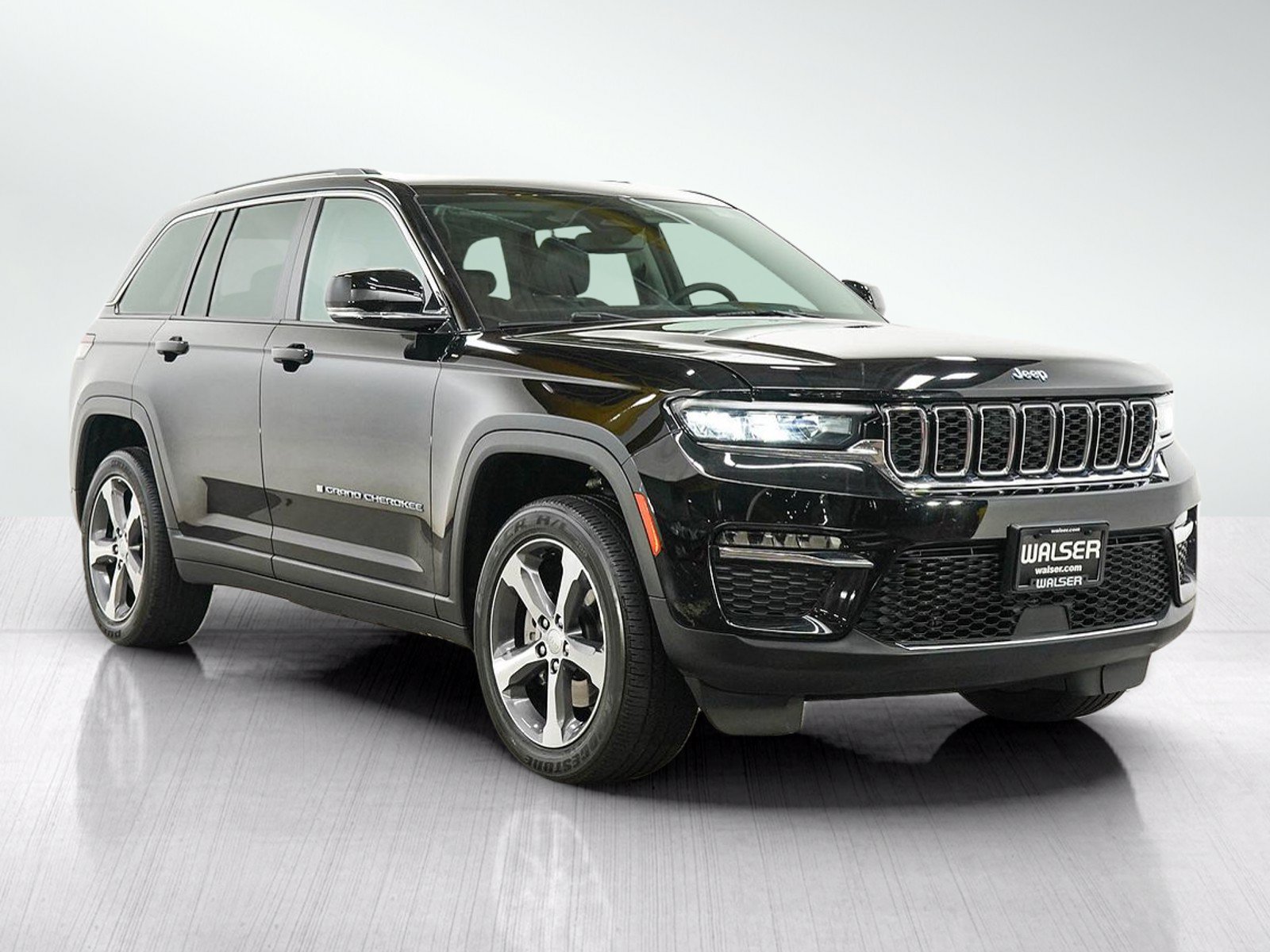 Used 2024 Jeep Grand Cherokee Limited 4xe AWD/4WD image 7
