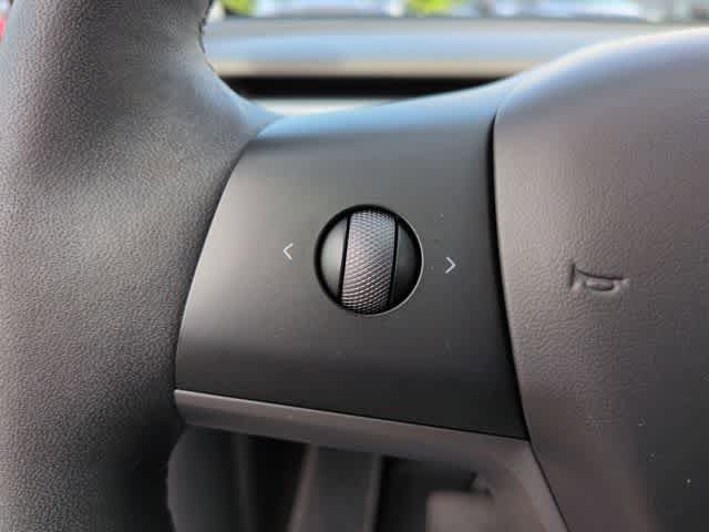 Used 2023 Tesla Model Y Long Range AWD/4WD image 24