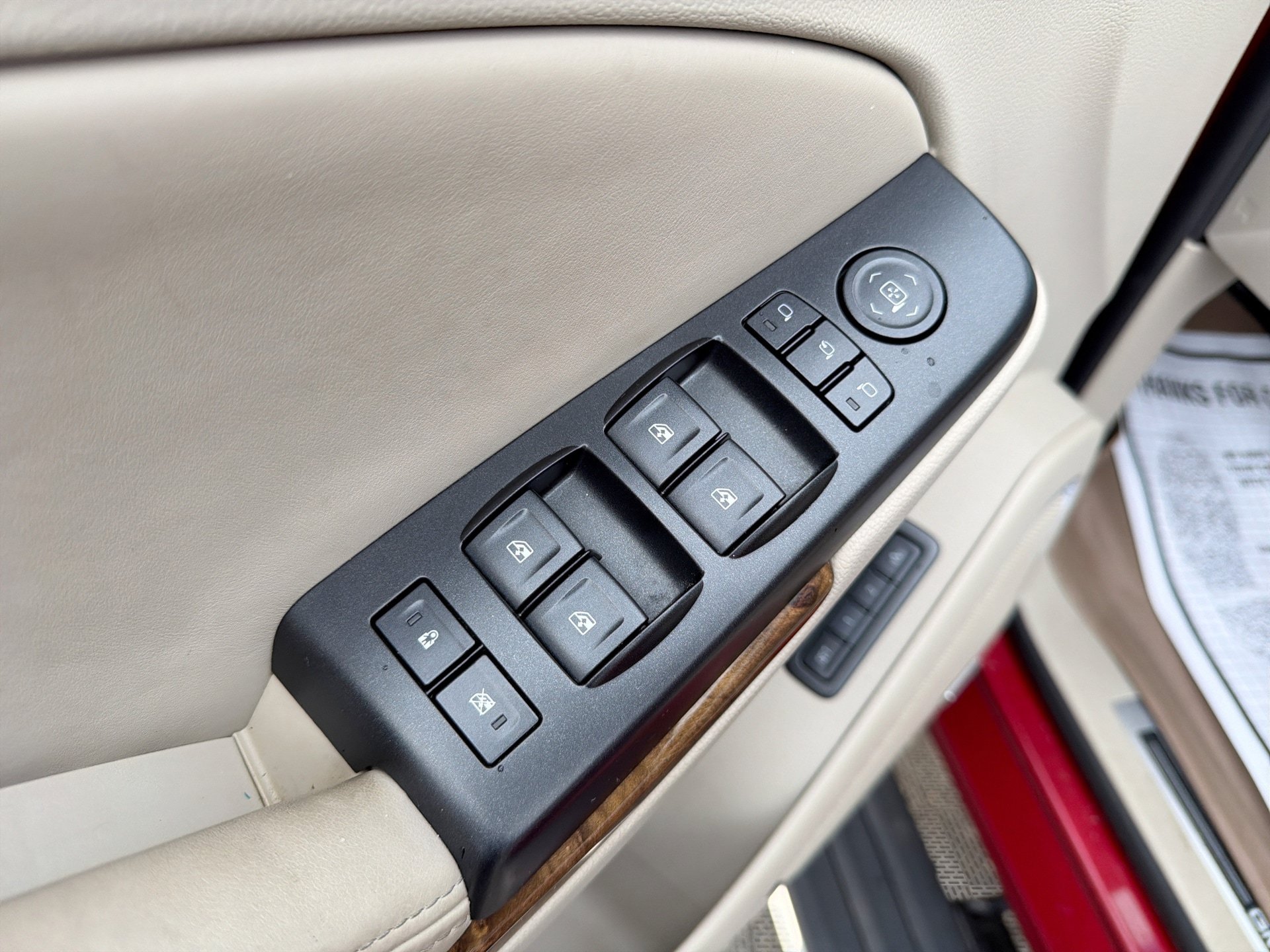 Used 2015 GMC Yukon Denali w/ Premium Package AWD/4WD image 15