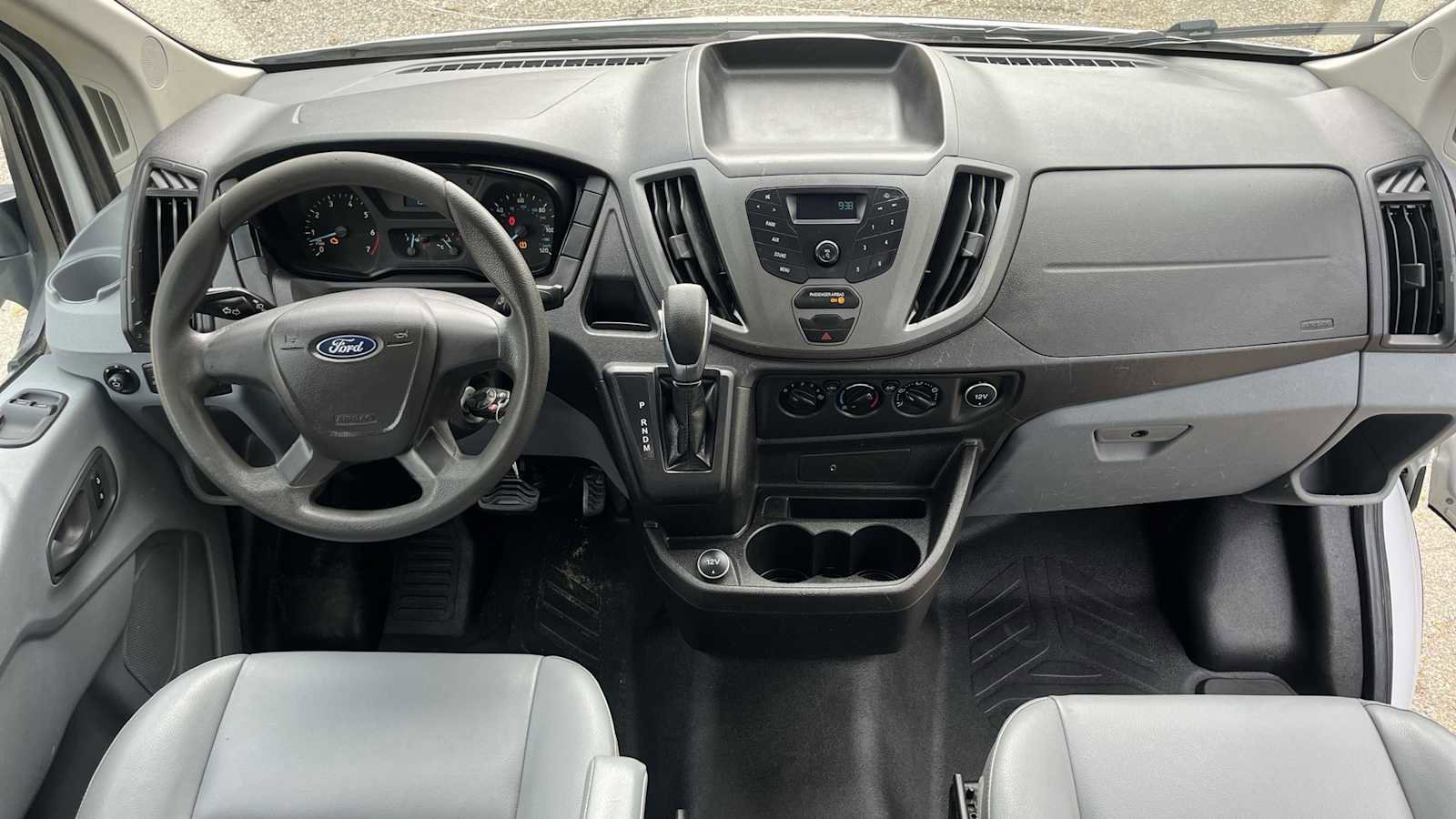 Used 2018 Ford Transit 250 148 Medium Roof RWD image 28