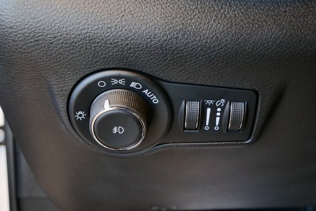 Used 2024 Jeep Compass Limited image 27