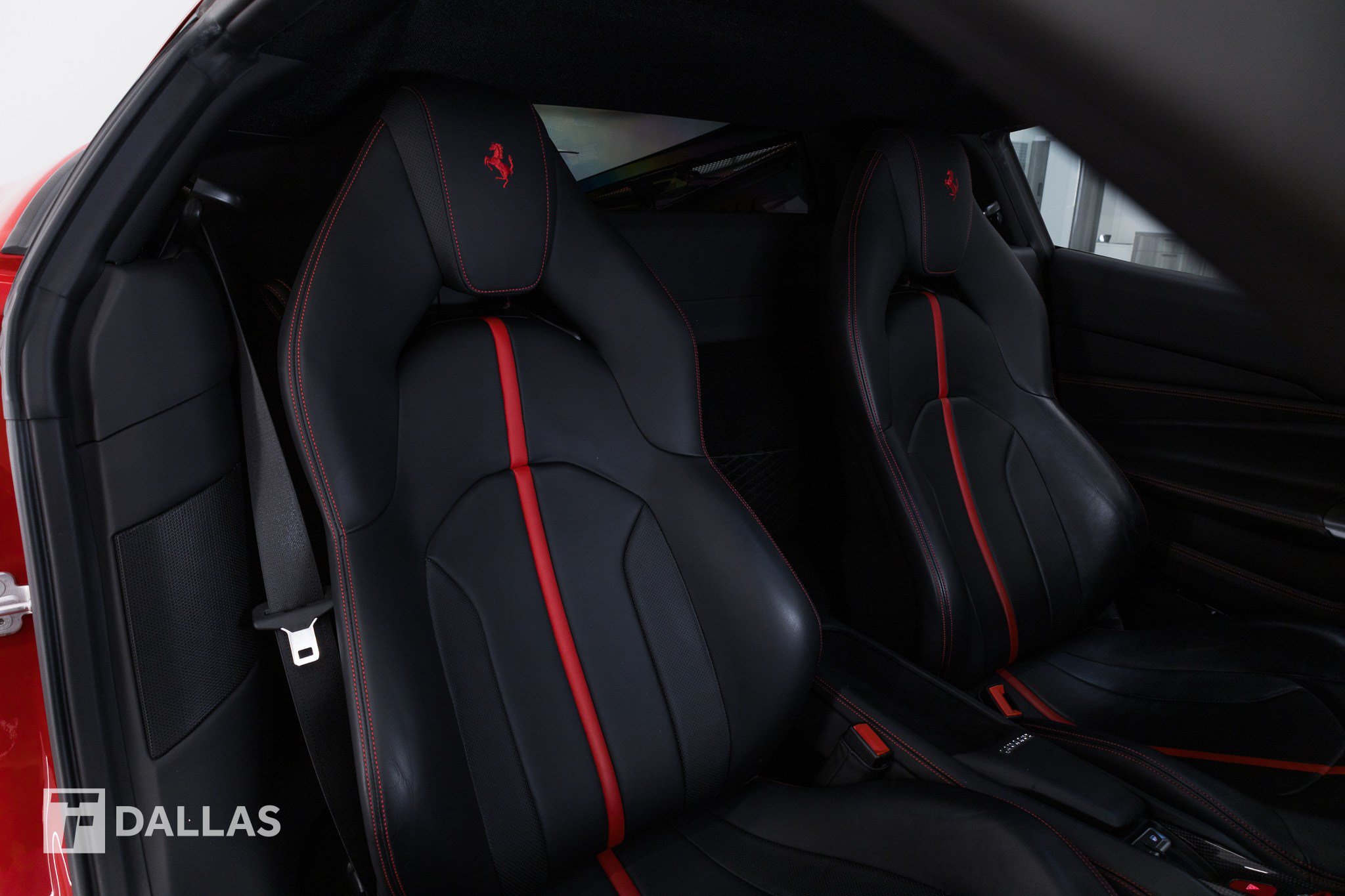 Used 2020 Ferrari F8 Tributo RWD image 37