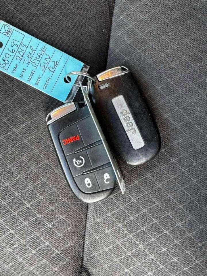 Used 2018 Jeep Grand Cherokee Laredo image 27