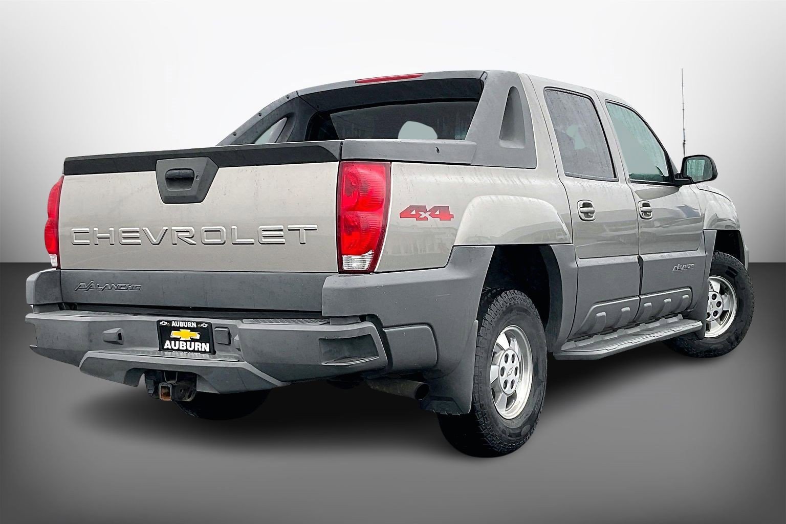 Used 2002 Chevrolet Avalanche 4x4 w/ Convenience Pkg image 11