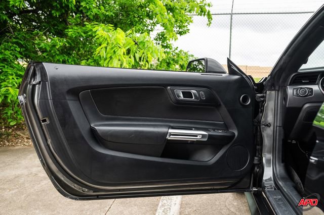 Used 2018 Ford Mustang GT w/ Black Accent Pkg RWD image 60