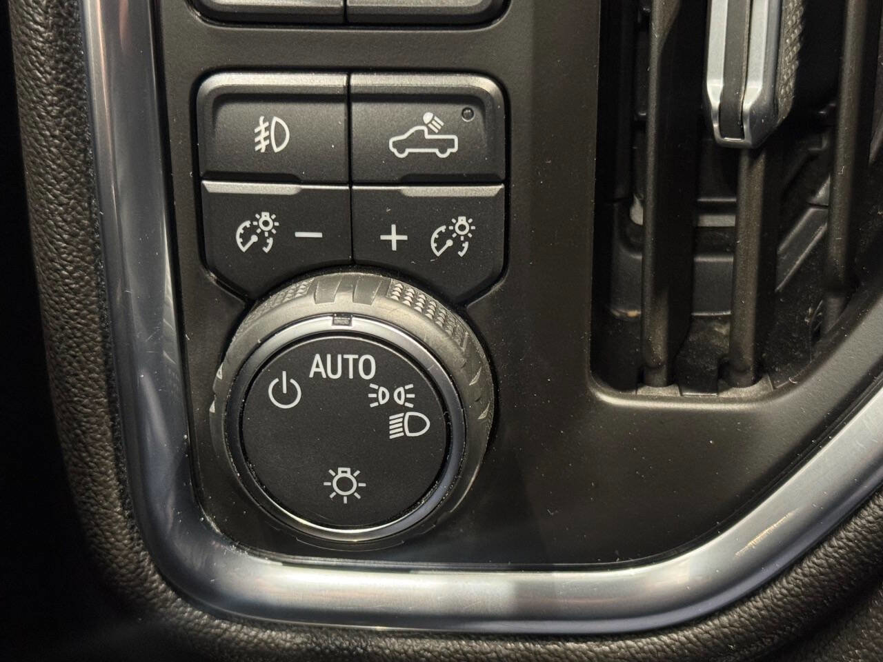 Used 2019 Chevrolet Silverado 1500 RST image 41