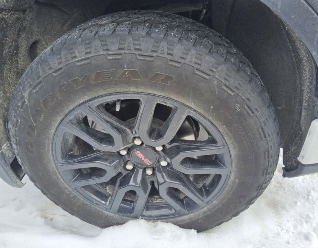 Used 2024 GMC Sierra 1500 Elevation w/ X31 Off-Road Package image 2