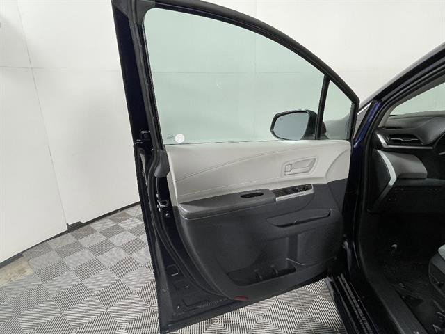 Used 2024 Toyota Sienna LE image 19