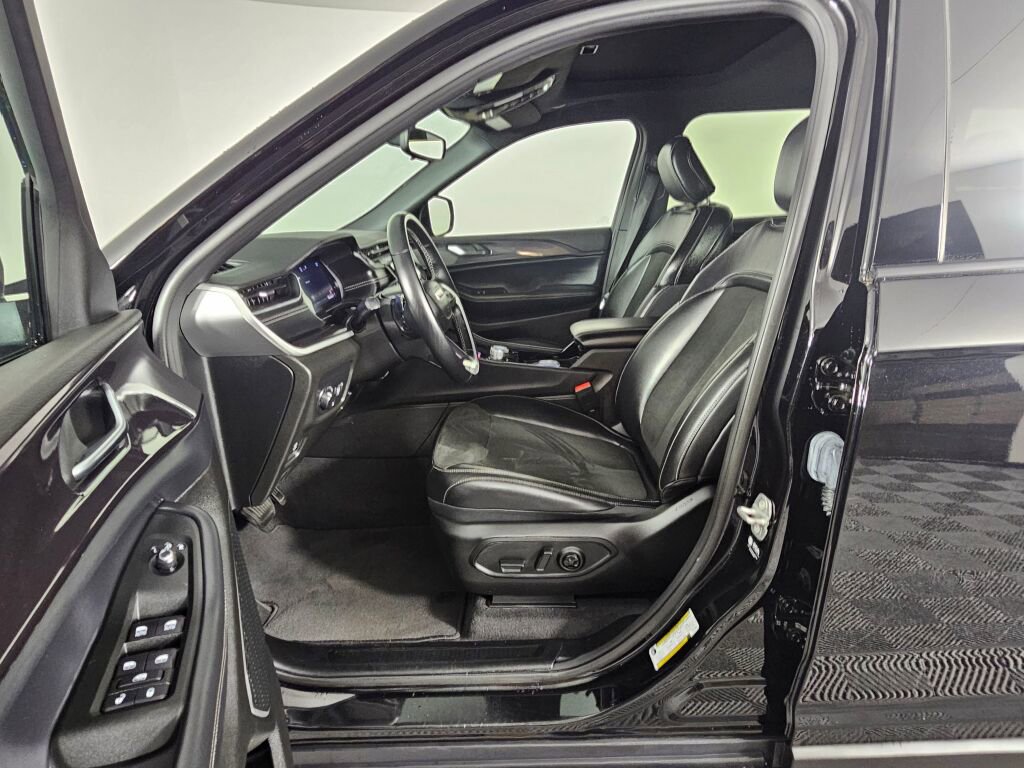 Used 2021 Jeep Grand Cherokee L Altitude image 19