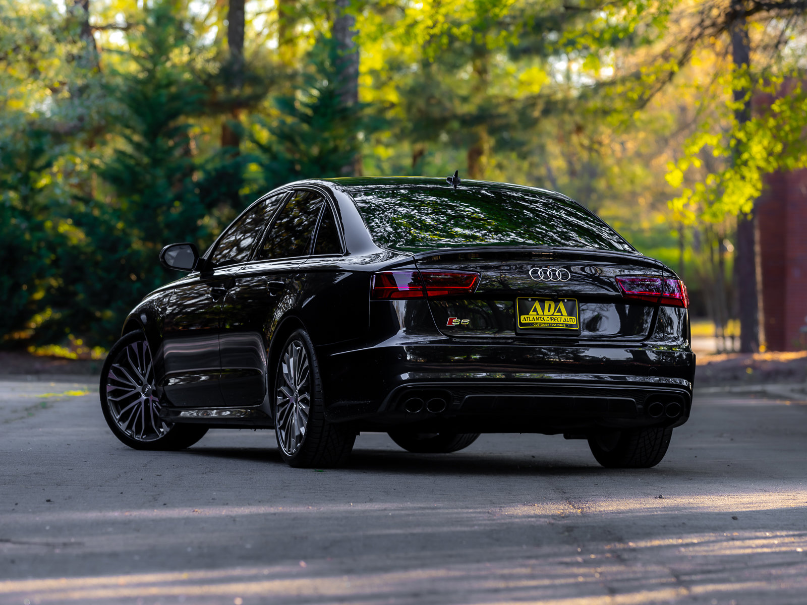 Used 2017 Audi S6 Premium Plus w/ S6 Sport Package image 3