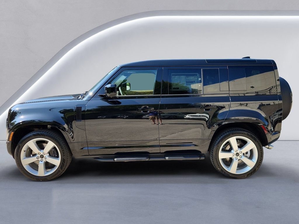 New 2026 Land Rover Defender 110 X-Dynamic SE AWD/4WD image 3