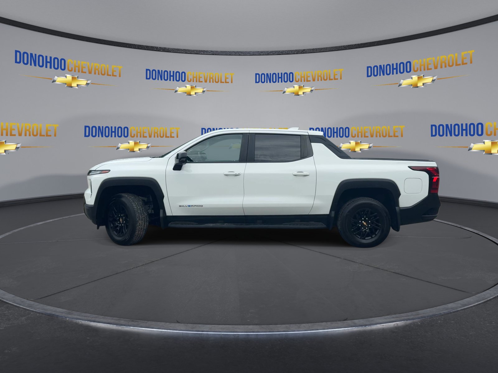 Used 2024 Chevrolet Silverado EV W/T AWD/4WD image 8