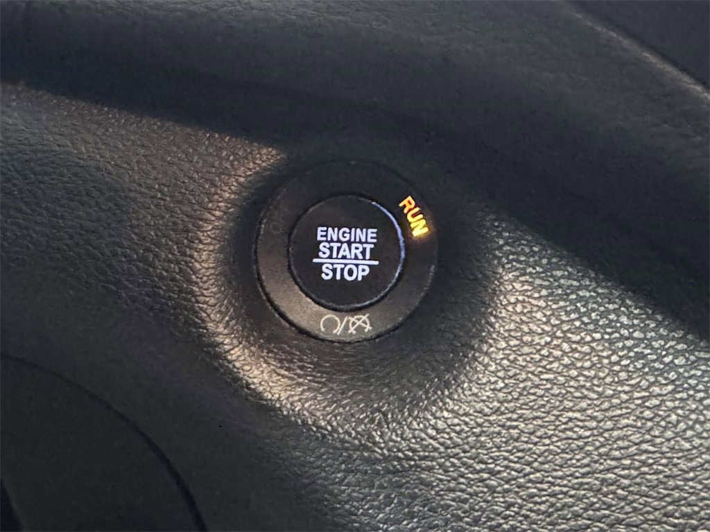 Used 2022 Jeep Cherokee Limited image 29