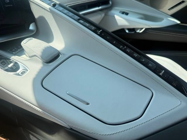 Used 2025 Chevrolet Corvette Stingray Premium Conv w/ Z51 Performance Package RWD image 33
