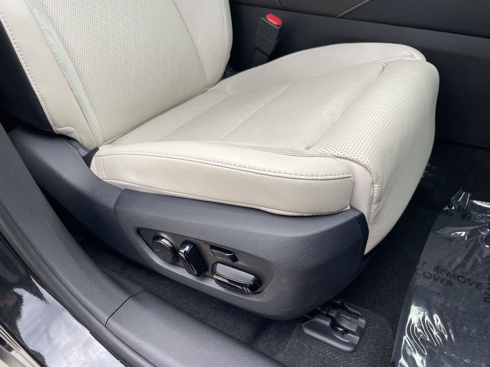 Used 2025 Lexus RX 350 AWD w/ Convenience Package image 3
