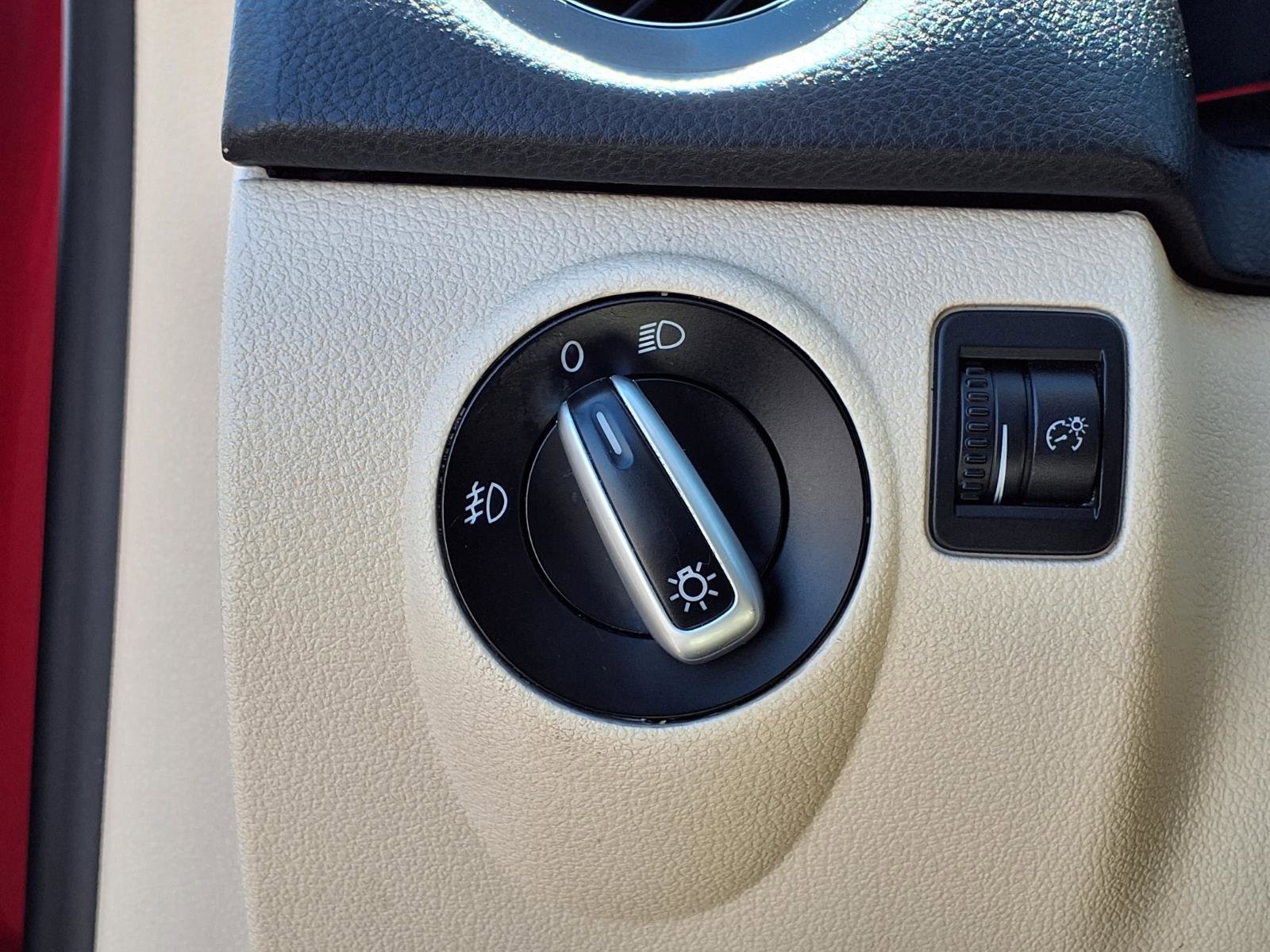 Used 2012 Volkswagen Tiguan S FWD image 5
